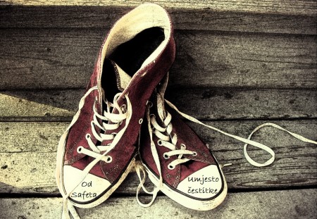 Otpuštena zbog obuće, sud stao na njenu stranu