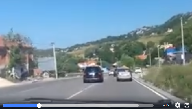 Službenim preko pune linije