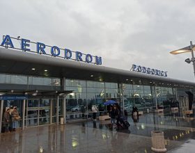 Otkazan let iz Beča za Podgoricu, aerodrom nema opremu za odleđivanje aviona