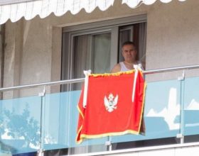 Danilović: Zastave kao smokvini listovi