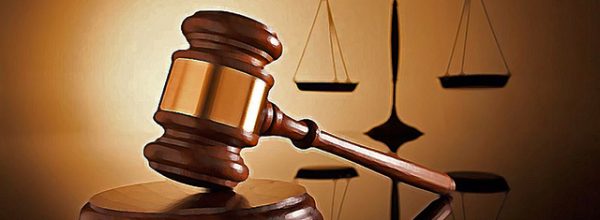 Trojici uhapšenih službenika policije određen kućni pritvor