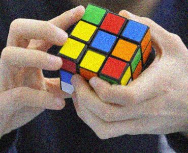 Složio tri Rubikove kocke žonglirajući (video)