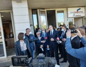 Dok traje opelo Vučić drži konferenciju za novinare