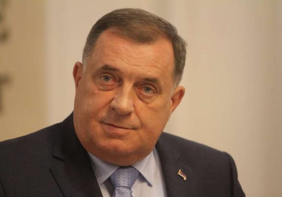 Dodik pozvao muslimane da povuku predloženu rezoluciju o Srebrenici