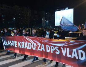 Protest u Podgorici protiv manjinske vlade (VIDEO)