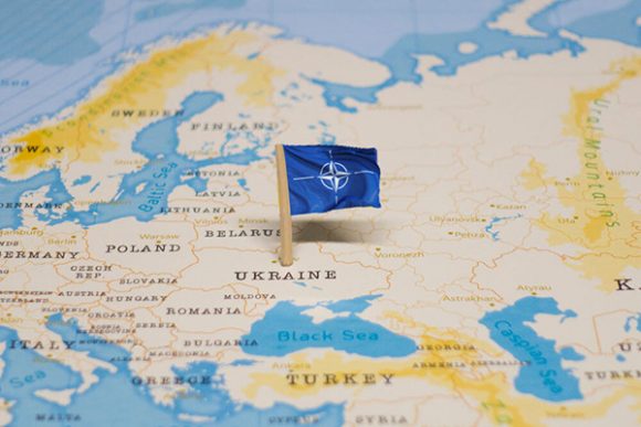 Senator objasnio zašto SAD stoje iza Kijeva: Ukrajina 'sjedi na 10 do 12 triliona dolara ključnih minerala'