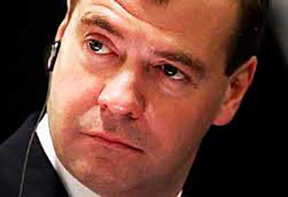 Medvedev: Tramp će se vratiti iz paralelne stvarnosti