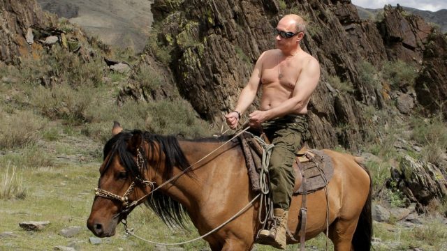 putin na konju