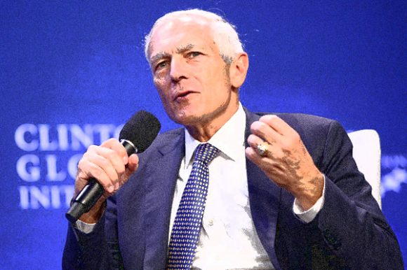 Bivši general NATO Vesli Klark danas na Kosovu, ranije bio zainteresovan za sumnjive investicije