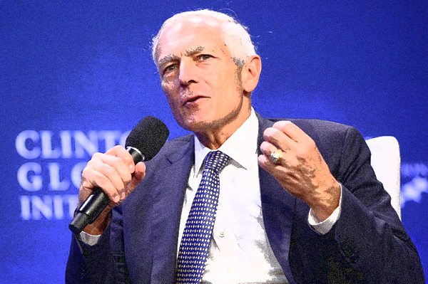 Bivši general NATO Vesli Klark danas na Kosovu, ranije bio zainteresovan za sumnjive investicije