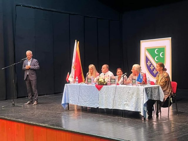 majke srebrenice plav