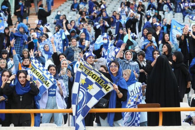 iranke na stadionu