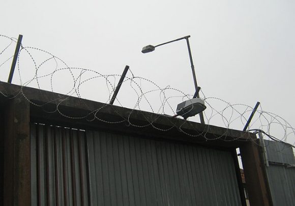 Za pljuvanje policajca 35 godina robije