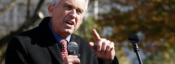 RT: Kenedi ruši establišment zadužen za vakcinaciju