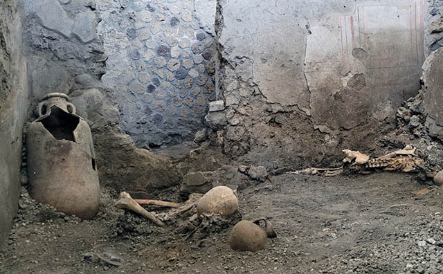 U ruševinama Pompeja pronađei ostaci dva skeleta