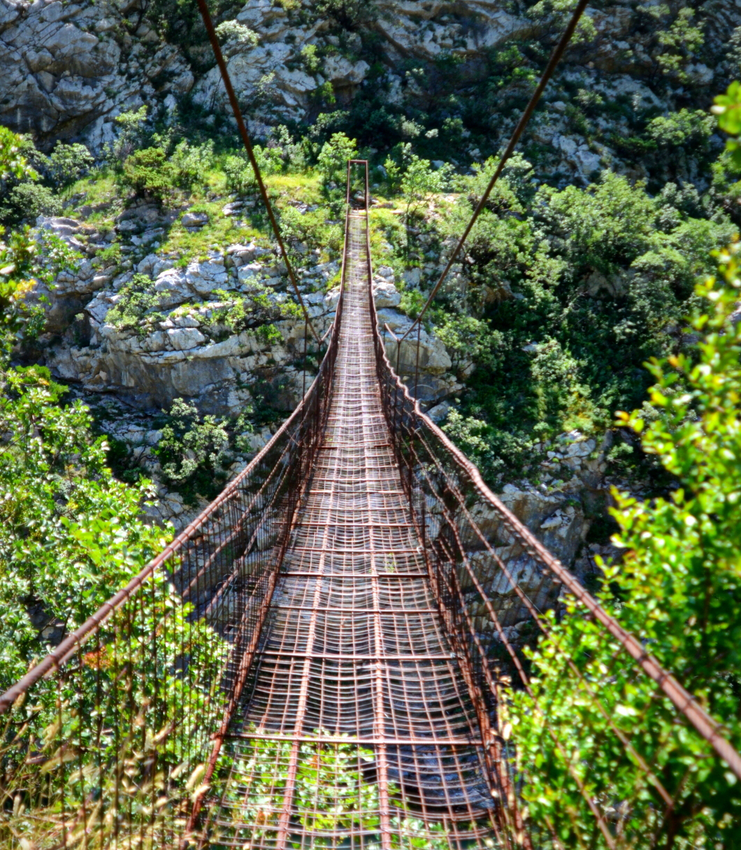 Valja nama preko rijeke