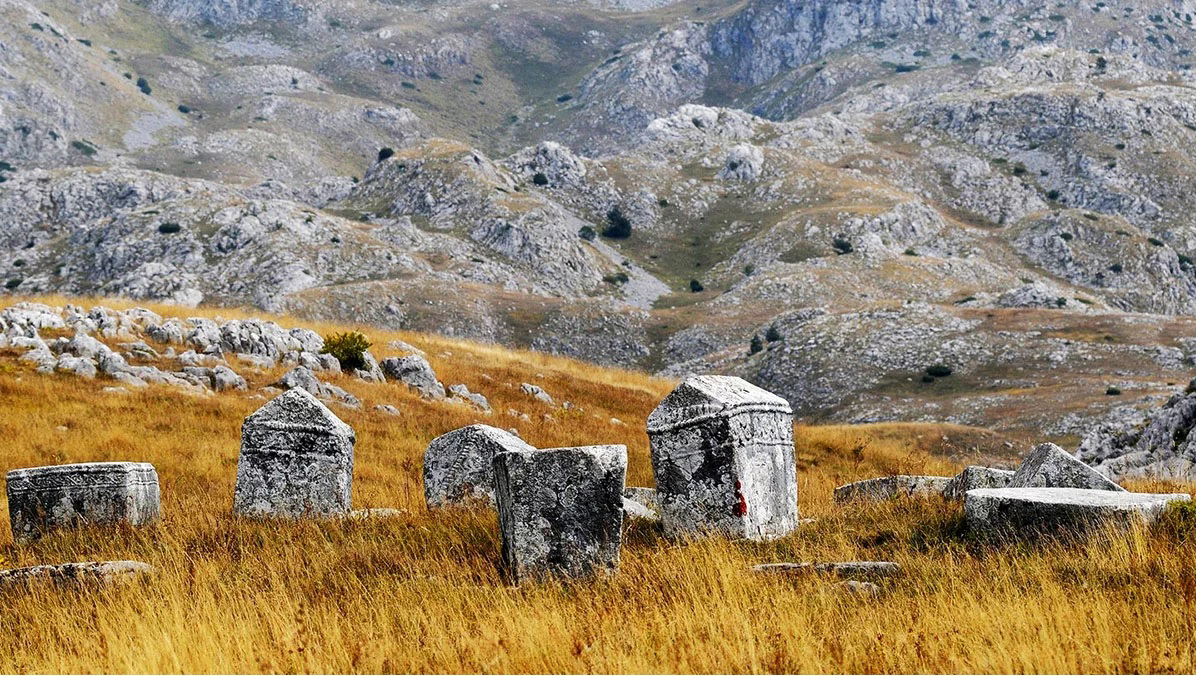 Na rubu znanosti: Zapisano na stećcima - vjera prije religija