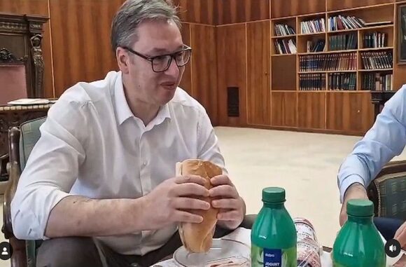 Peticijom se brani Vučićevo 'pravo na život'