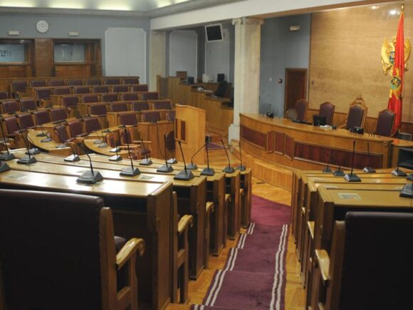 Skupština bez kvoruma za nastavak rada