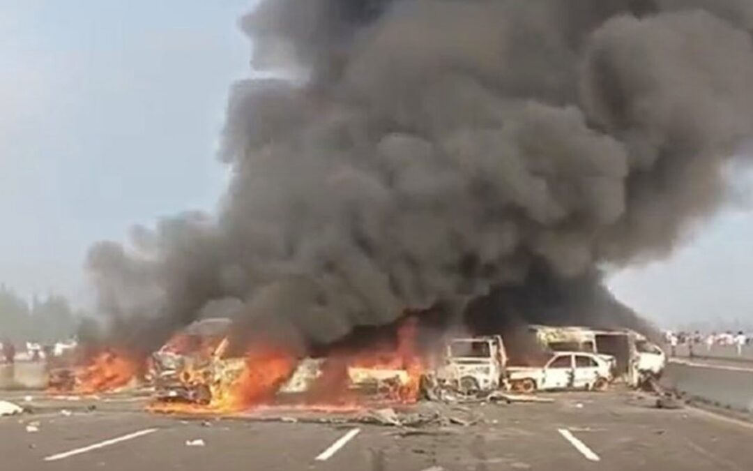 Lančani sudar na auto-putu u Egiptu: Više od 30 mrtvih (video)