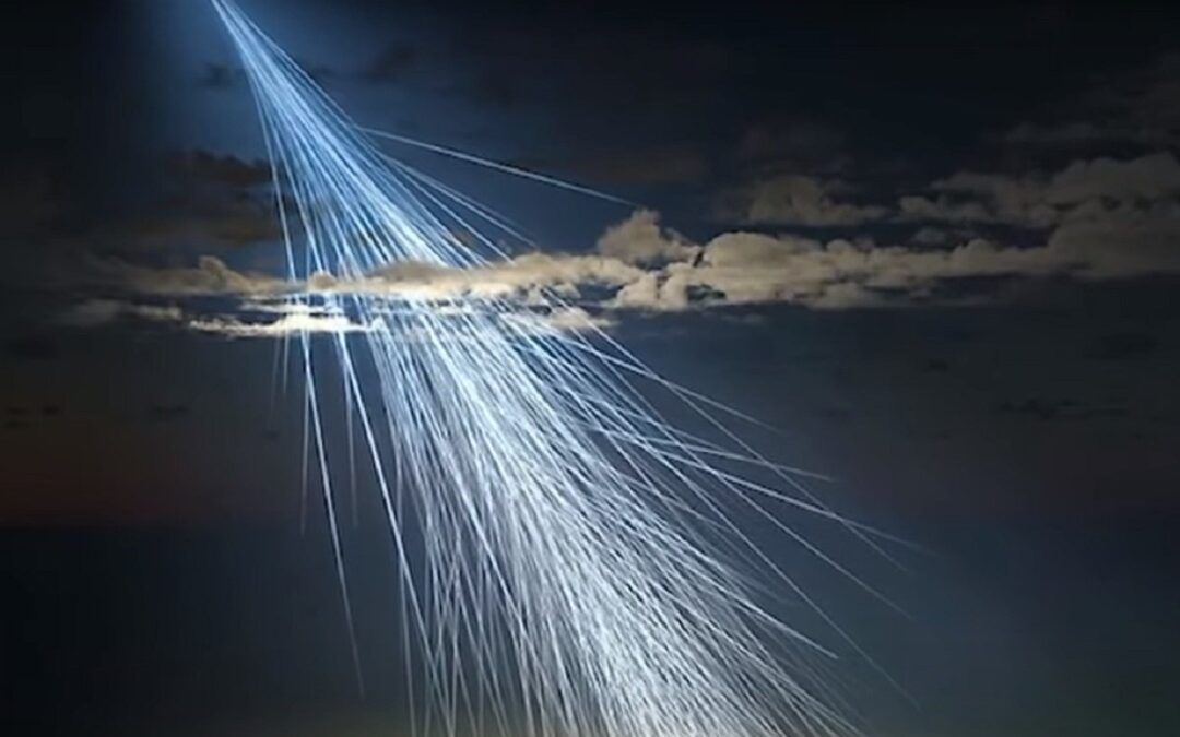 U Zemlju udario snažan snop “božijih čestica” (video)