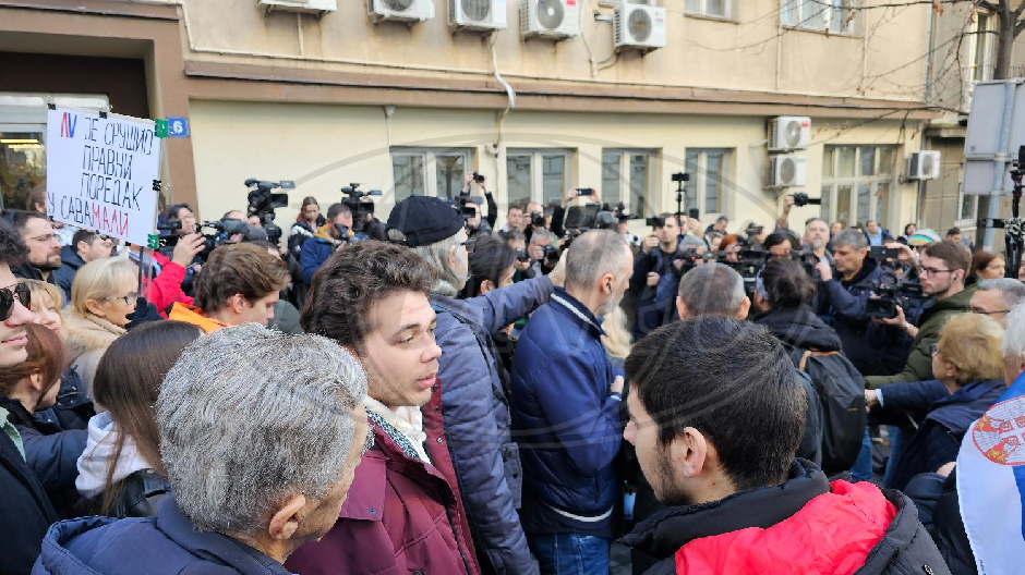 Protest u Beogradu: Studenti blokirali Ministarstvo