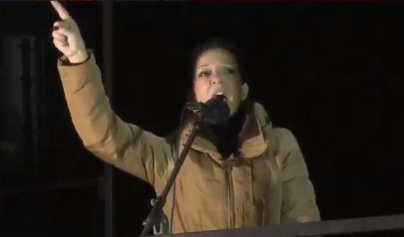 Marinika Tepić govori na protestu u Beogradu