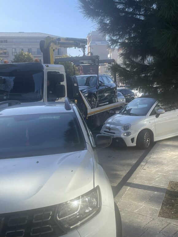 Podgorica: Kad se 'pauk' zaglavi