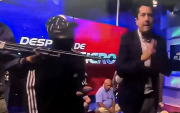 Ekvador: Gangsteri upali u studio TV stanice
