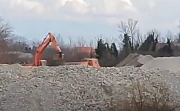 Vade šljunak u po bijela dana