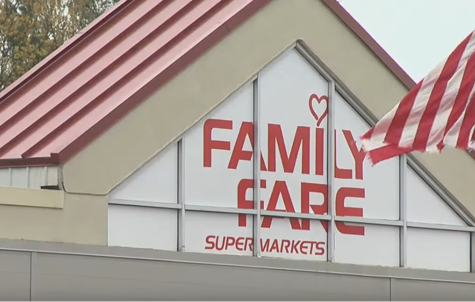 Beskućnica se 'skućila' na krovu supermarketa