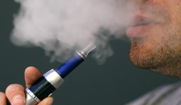 Studija: Hemikalije u vejpovima toksične kada se zagriju