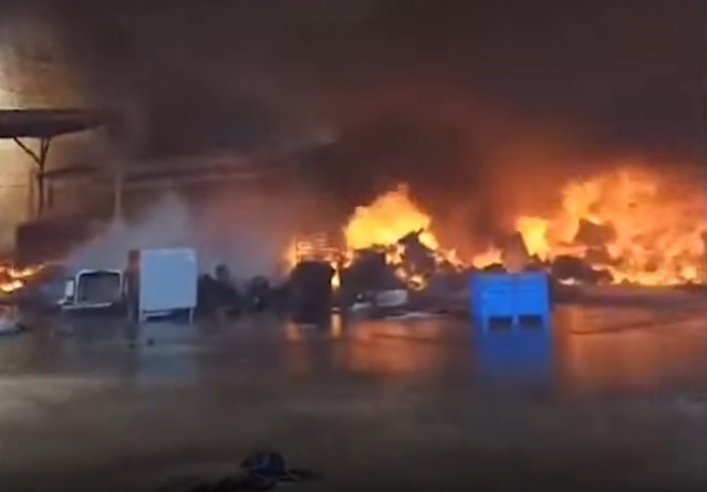 Gori izraelska vojna baza blizu Tel Aviva