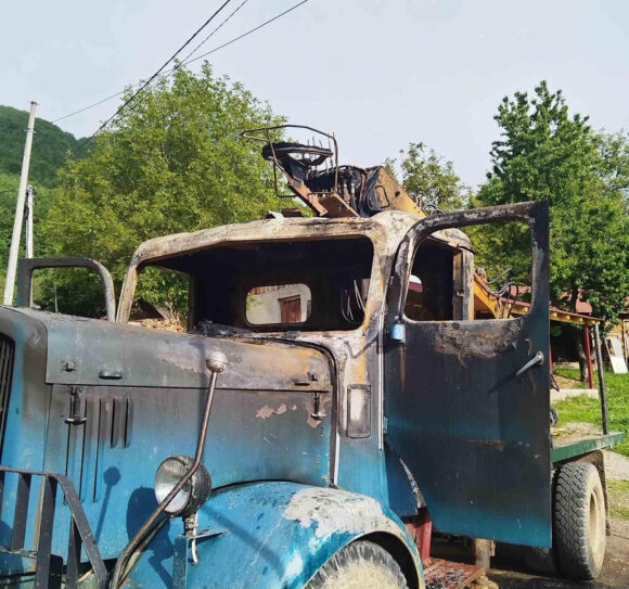 Zapaljeno vozilo koje je koristila Upravi za gazdovanje šumama i lovištima