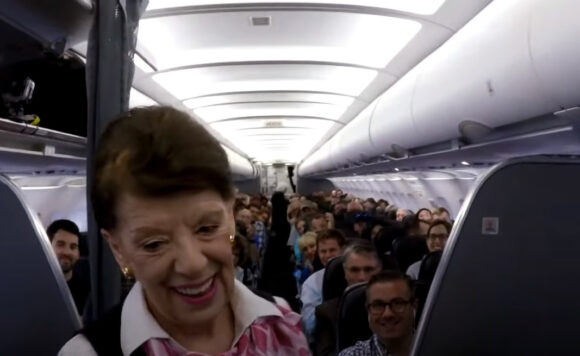 Umrla stjuardesa sa najdužim radnim stažom