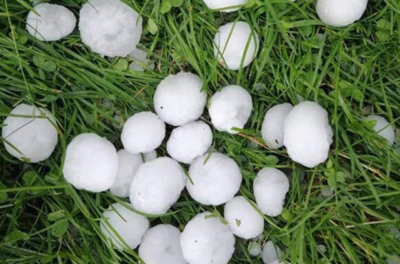 Lokalno moguć grad i jak vjetar