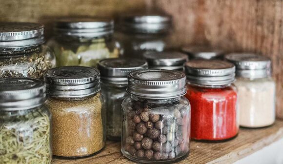 Razvod zbog poklopaca na teglama