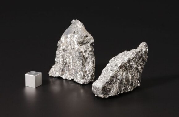 Kina uvodi kontrolu na izvoz antimona i supertvrdih materijala