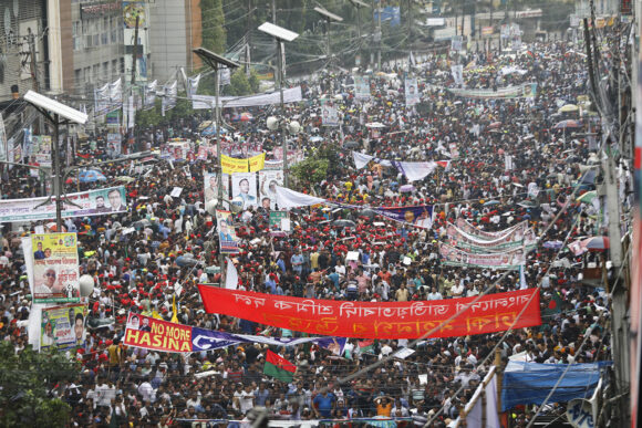 Nastavljeni nemiri u Bangladešu - mrtvi se broje u stotinama