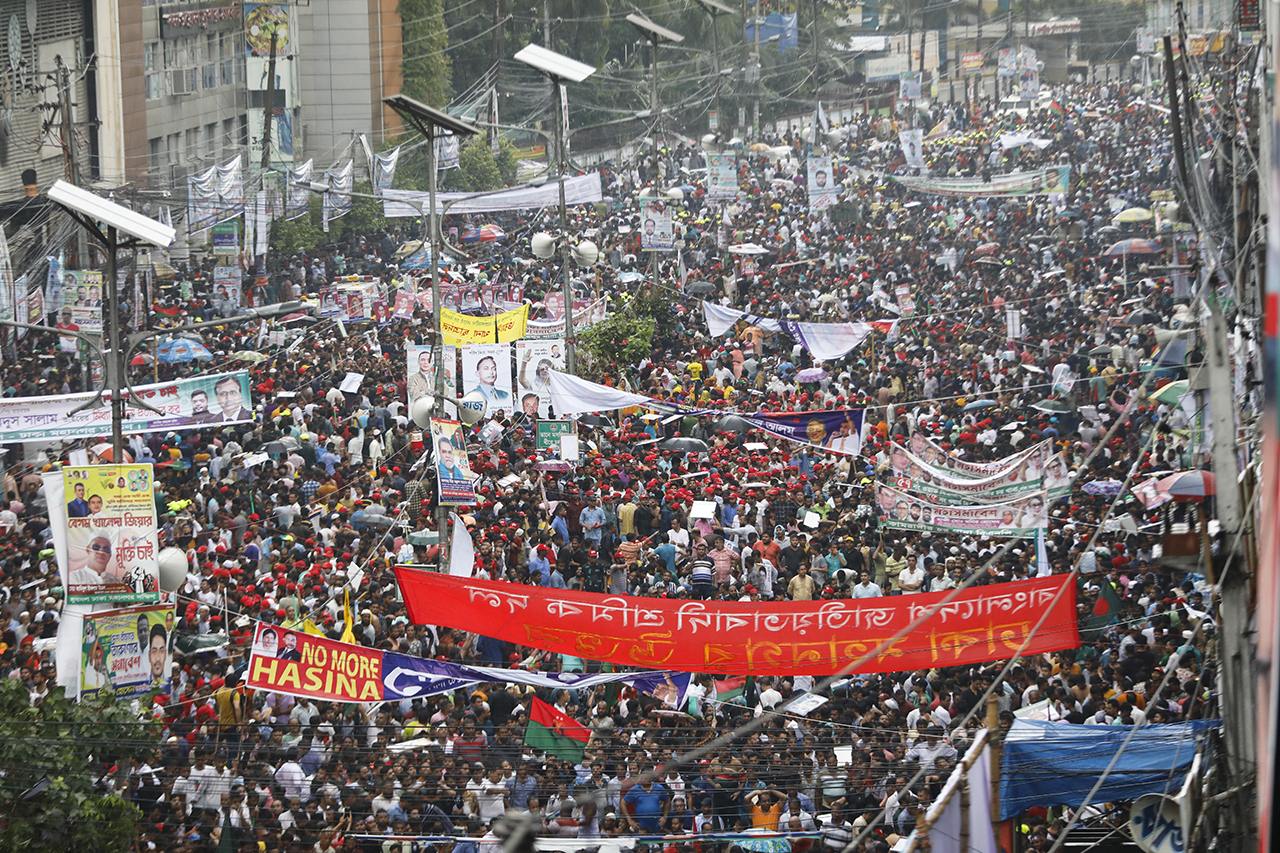 Nastavljeni nemiri u Bangladešu - mrtvi se broje u stotinama