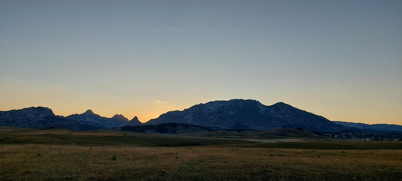 Pretežno sunčano i vruće, u planinama na sjeveru lokalna kiša i grmljavina