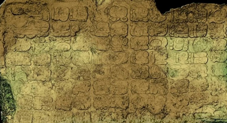 U drevnom gradu Maja otkrivena ogromna ploča