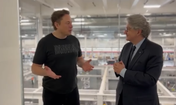 Euronews: Da li su se EU i demokrate urotili protiv Maska da kazne Trampa?