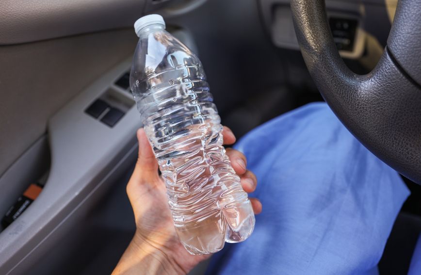 ilustracija Plastika koja živi