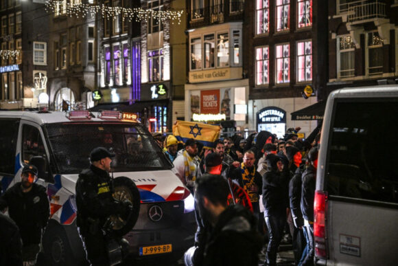 To što su izraelski fudbalski huligani dobili batine u Amsterdamu nije antisemitizam