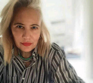 Maja Popović: Zar treba razlog za ljubav?