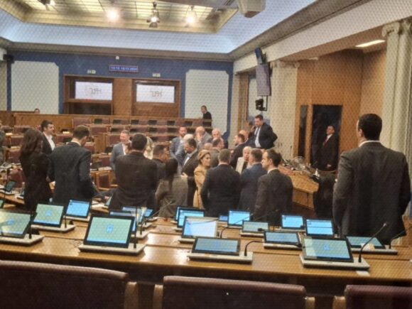 Paramentarna opozicija jednoglasna u zahtjevima