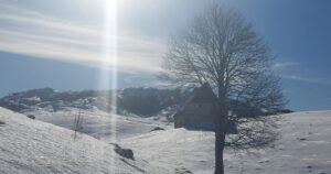 Promjenljivo oblačno sa sunčanim intervalima i uglavnom suvo