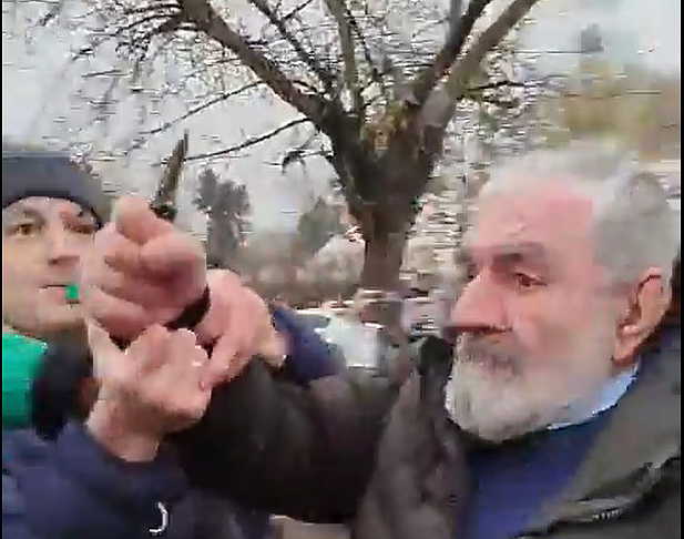 Nožem na studente u blokadi