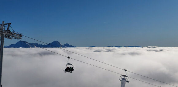 Promjenljivo oblačno sa dužim sunčanim periodima